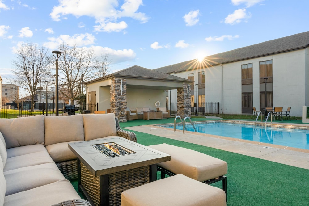 Best Western Courtview Hotel 65/68