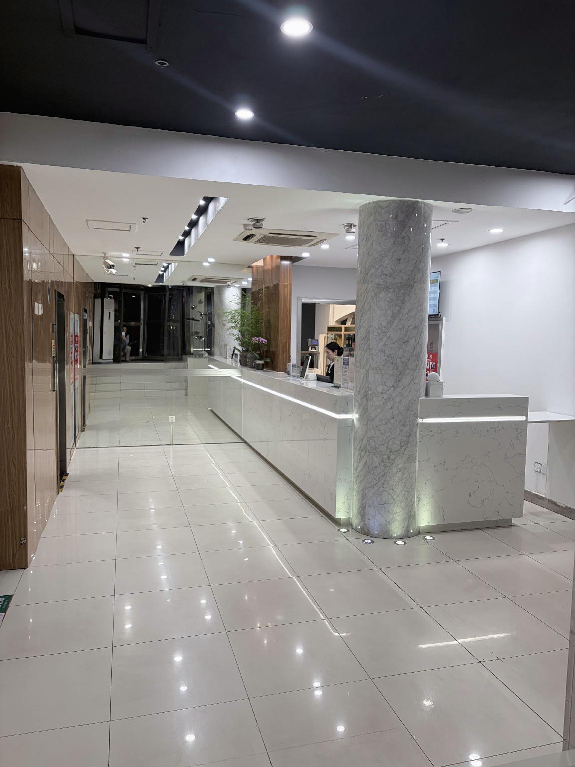 Jinjiang Inn Select (Beijing Pingguoyuan Metro Station) 10/31
