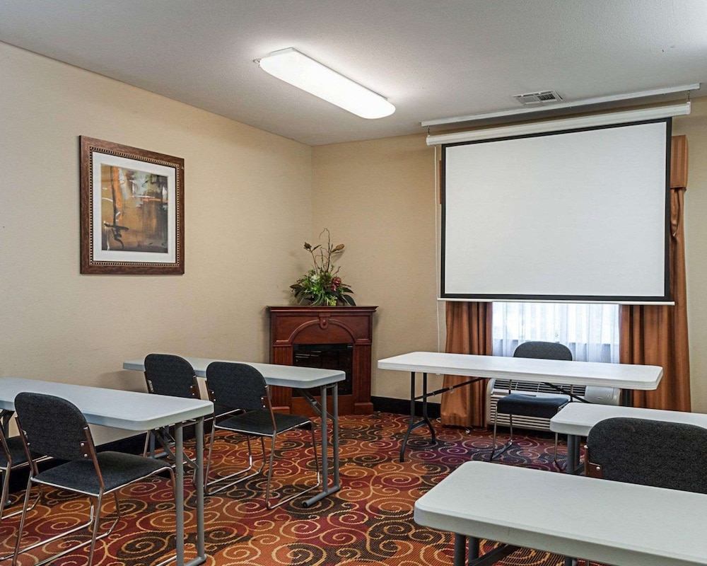 Comfort Suites Lake Charles 42/48