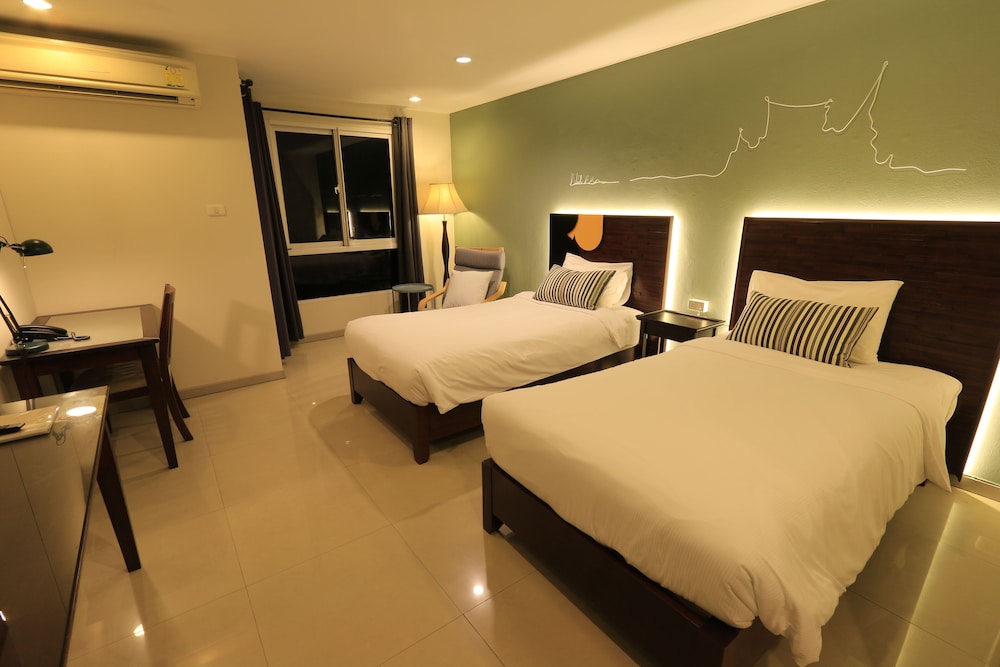 The Royal Bee Apart Hotel 14/36