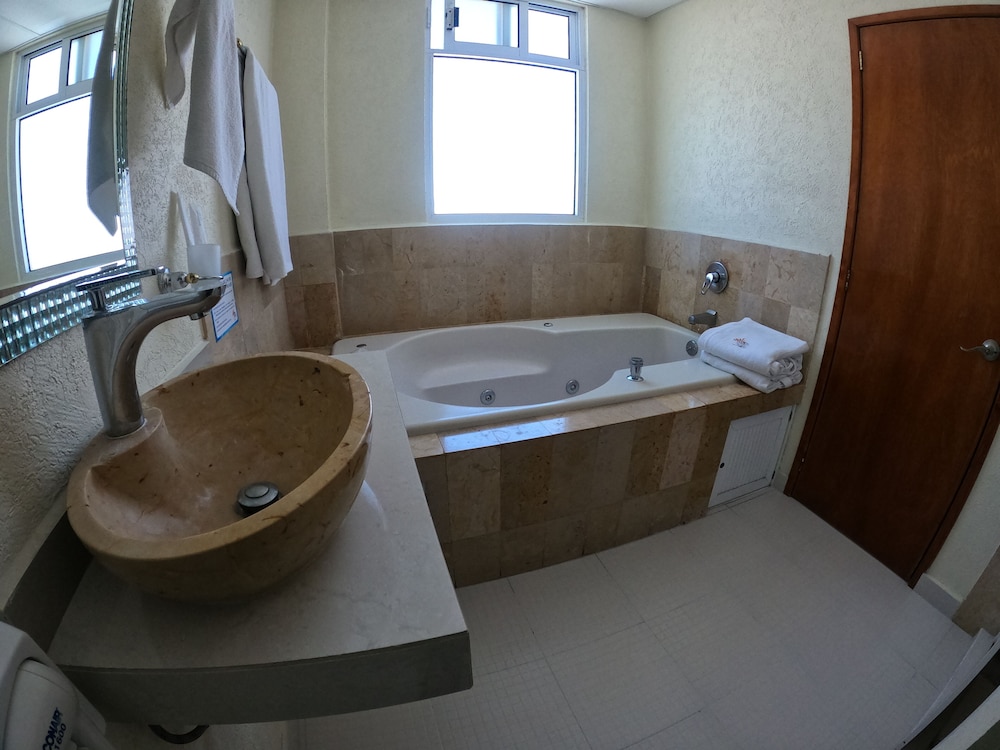 Hotel Senorial Tlaxcala 20/66