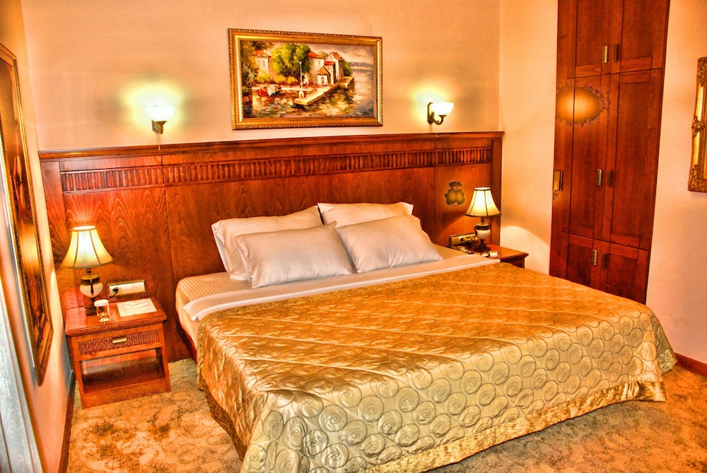 Bosnali Hotel 15/75