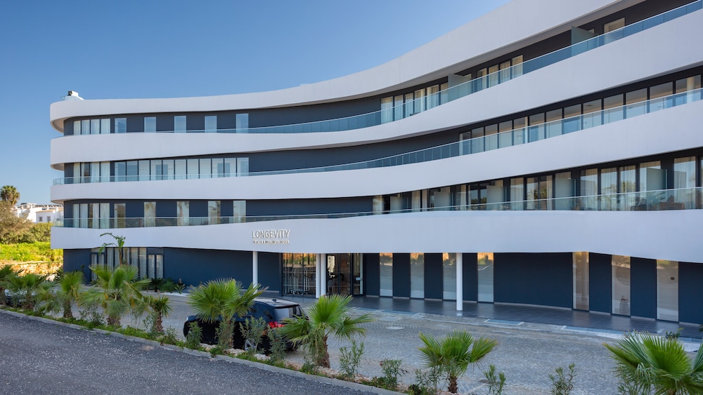 Longevity Health & Wellness Hotel 7/67