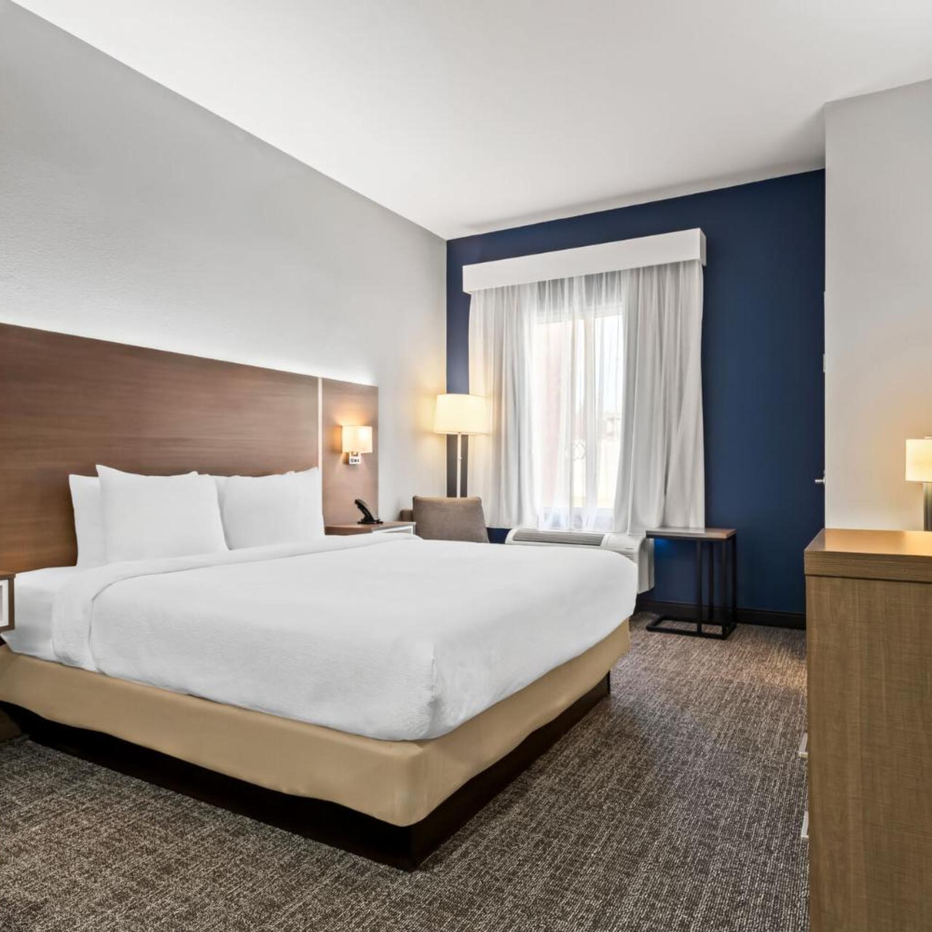 Room, King Bed, Bathtub, Accessible