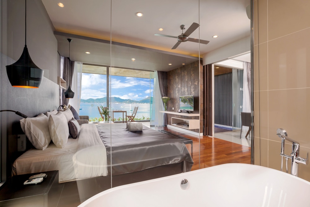 X10 Seaview Suites At Panwa Beach 39/63