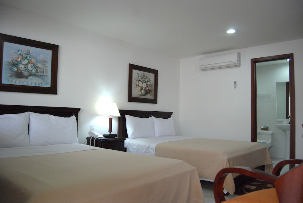 Hotel Karlo 20/50