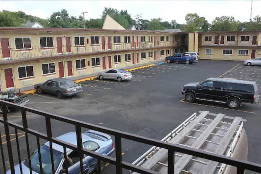 Travelodge by Wyndham Terre Haute 18/21