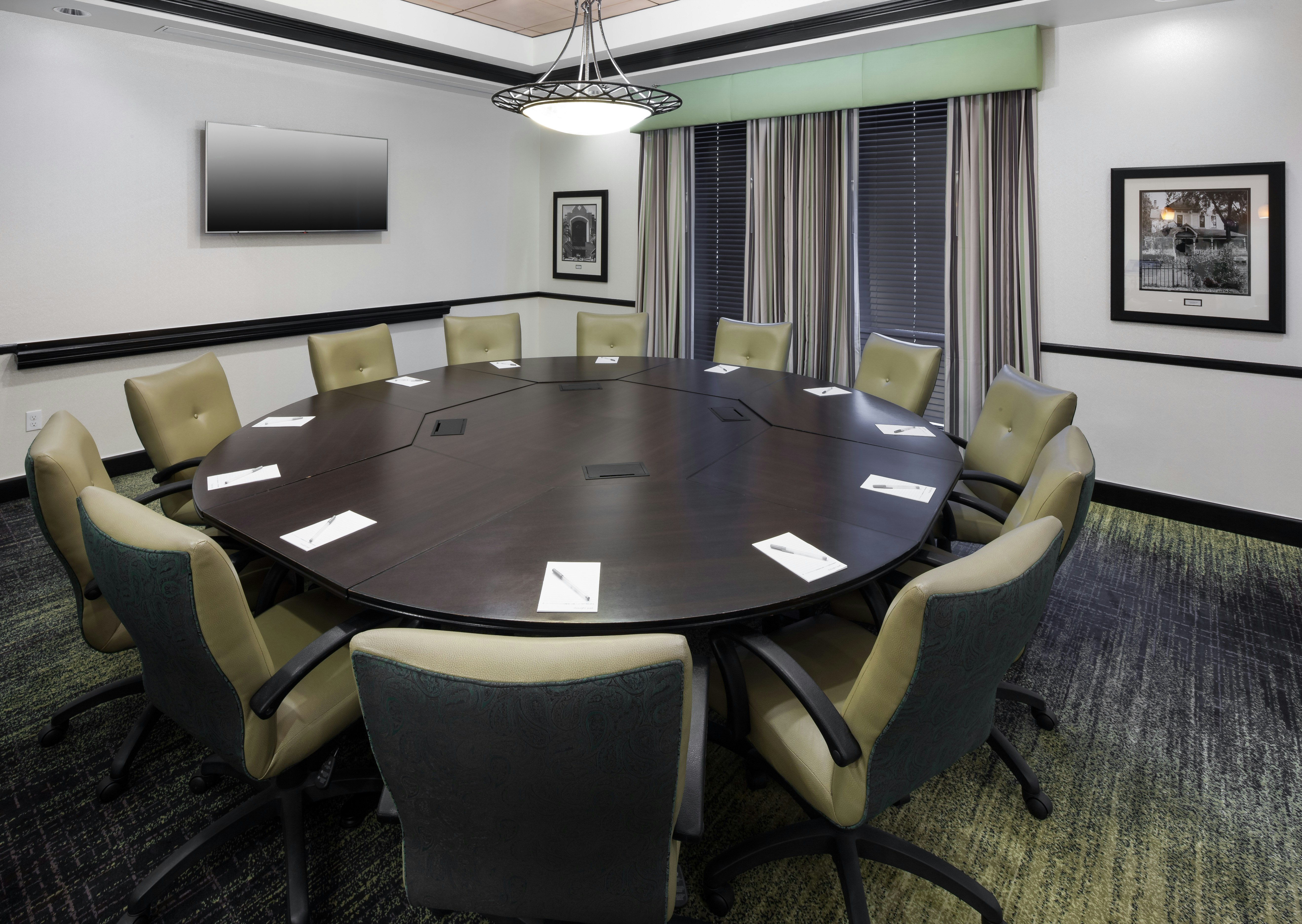 Hampton Inn & Suites Gainesville Downtown 40/55