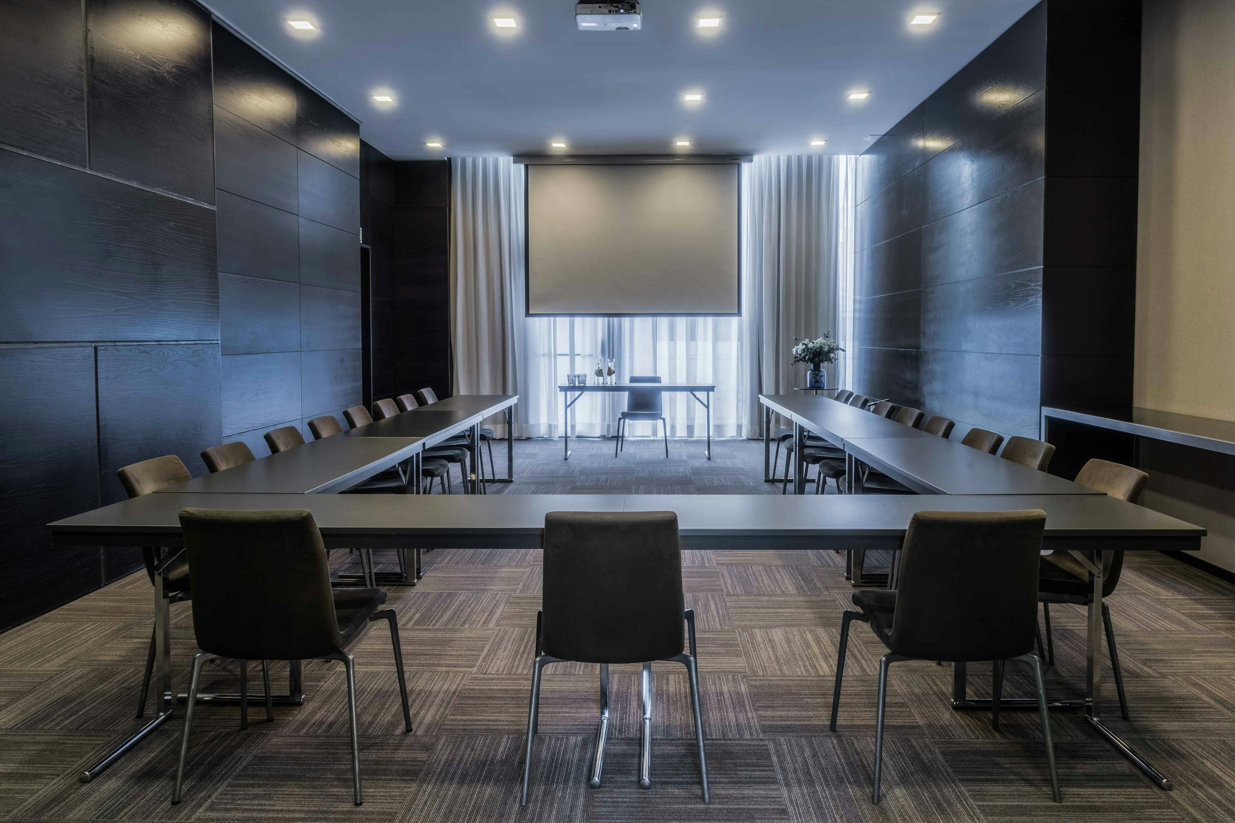 AC Hotel Valencia by Marriott 65/71