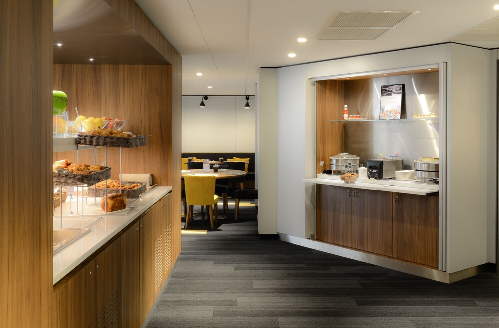 Mercure Caen Centre Port de Plaisance 61/75