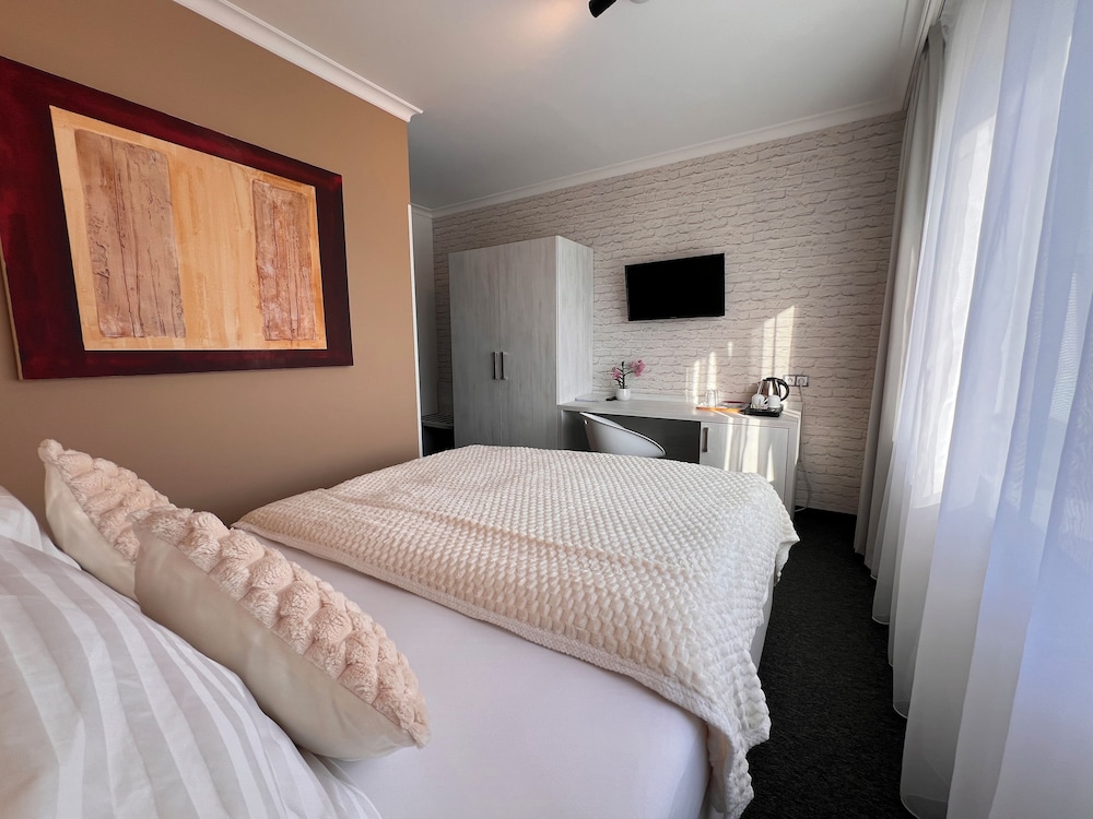 Hotel Shato 11/49