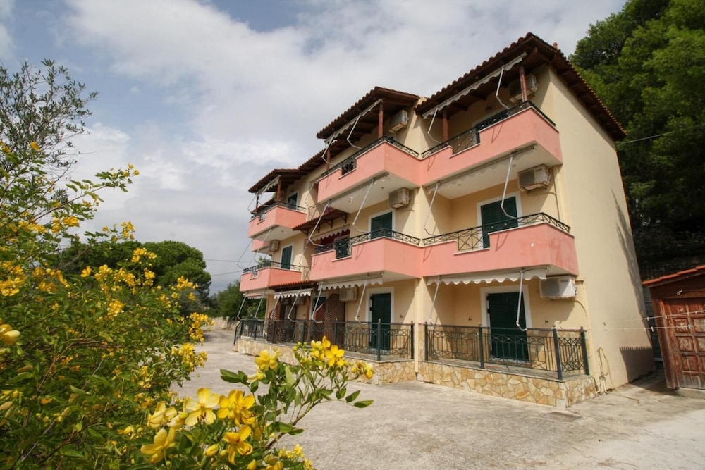 Almyros Studios And Apartments 2/44