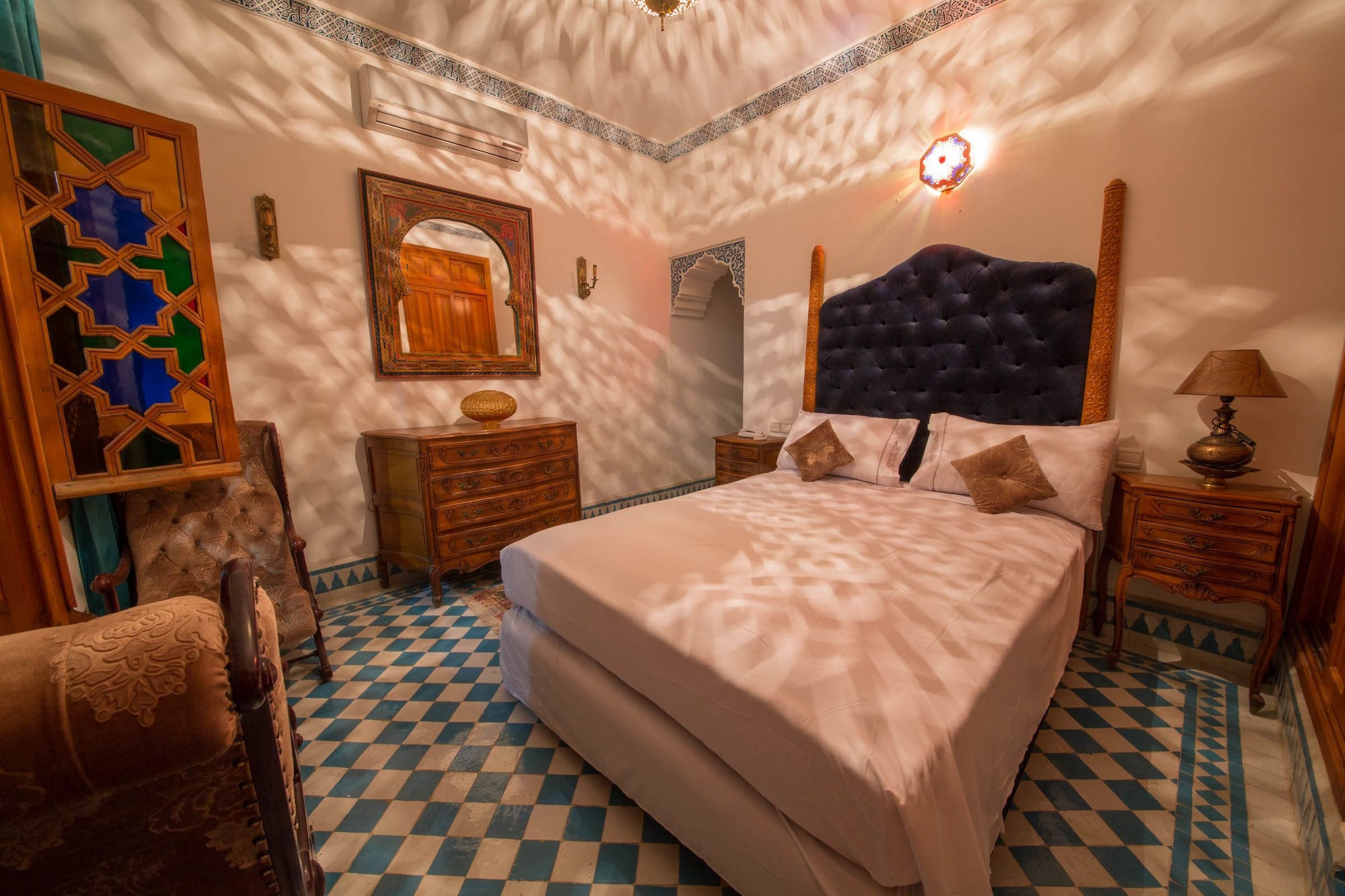 ARAH, FAMILY SUITE