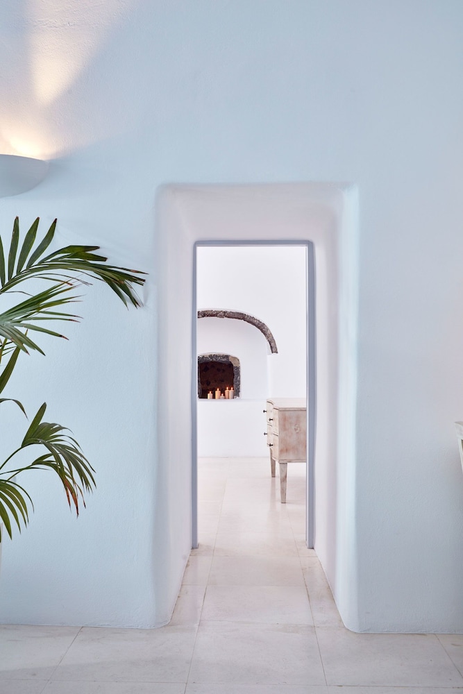 Astra Suites 4/50