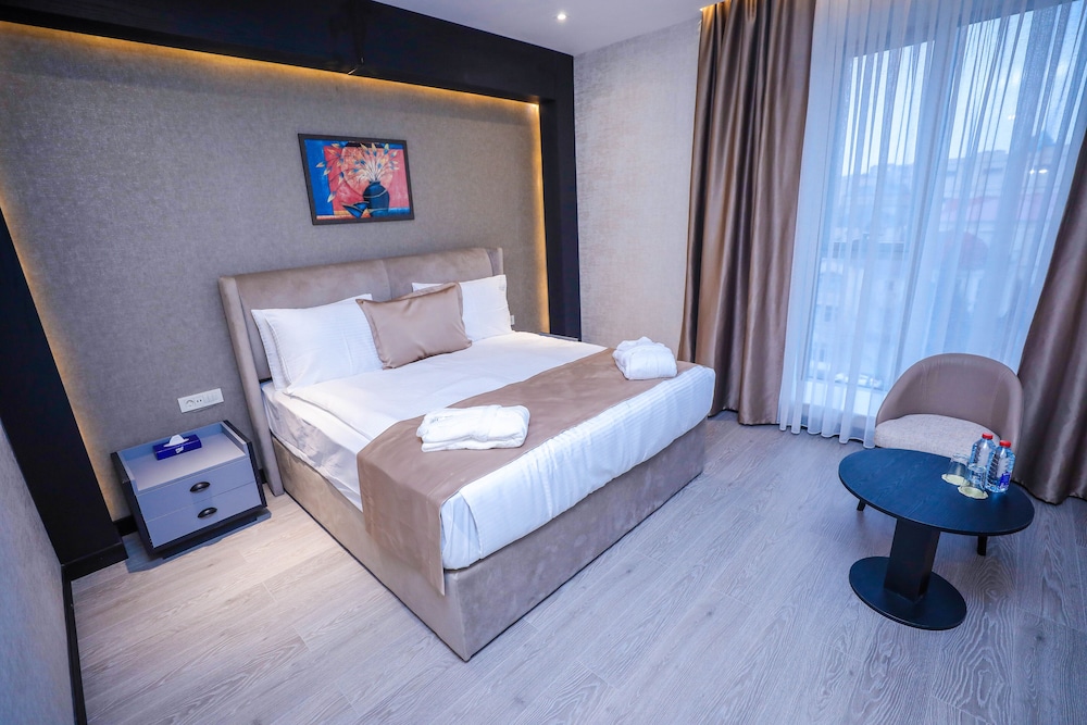 STANDARD, DOUBLE BED