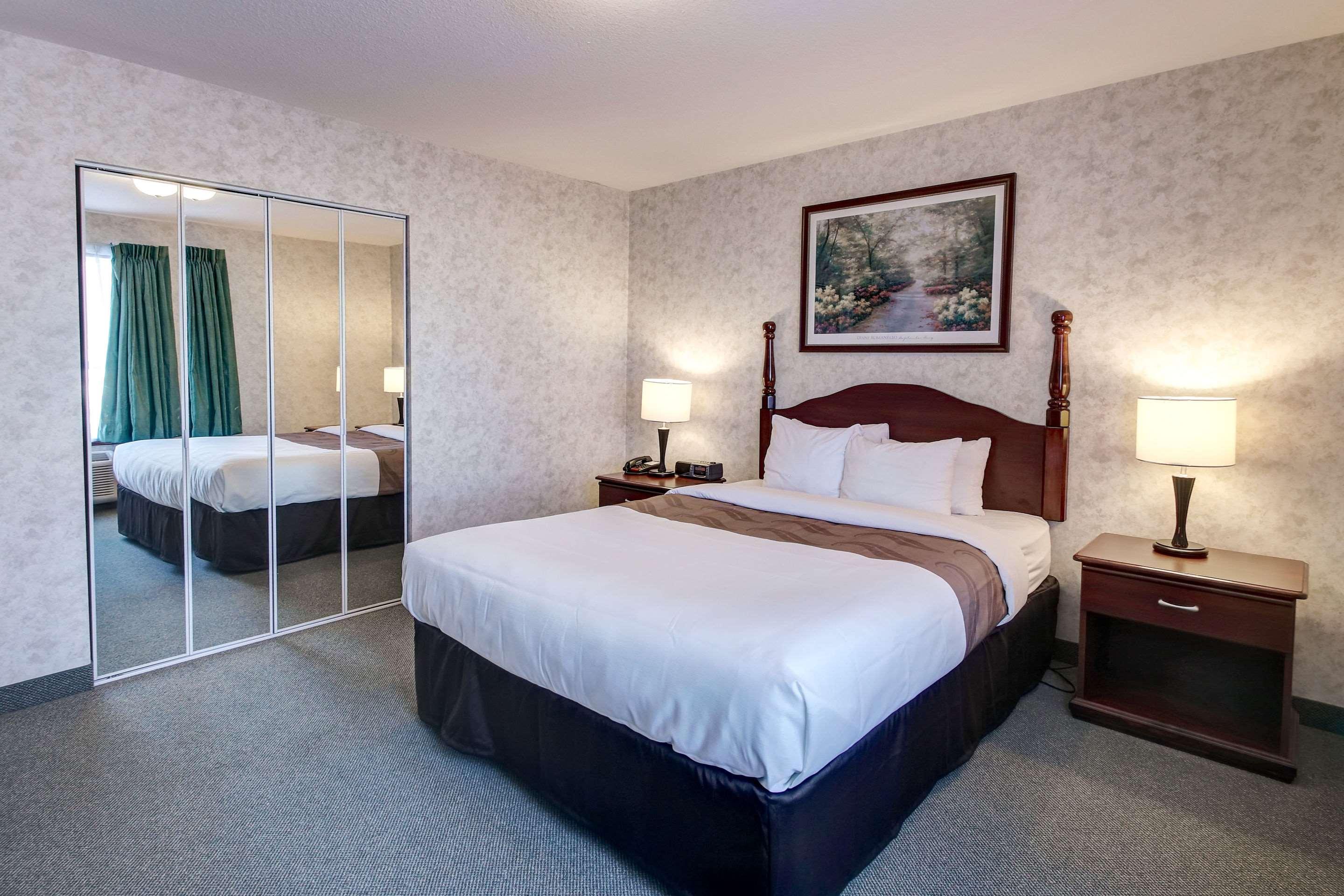 Ramada by Wyndham Nisku 17/36