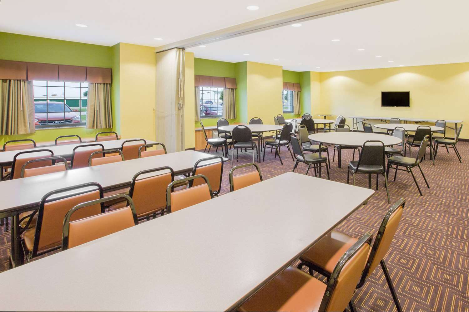 Microtel Inn And Suites Delphos 3/8