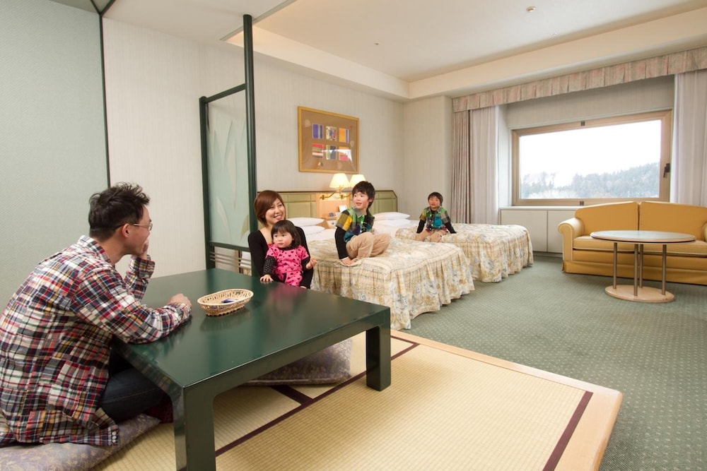 Naspa New Otani Hotel 46/75