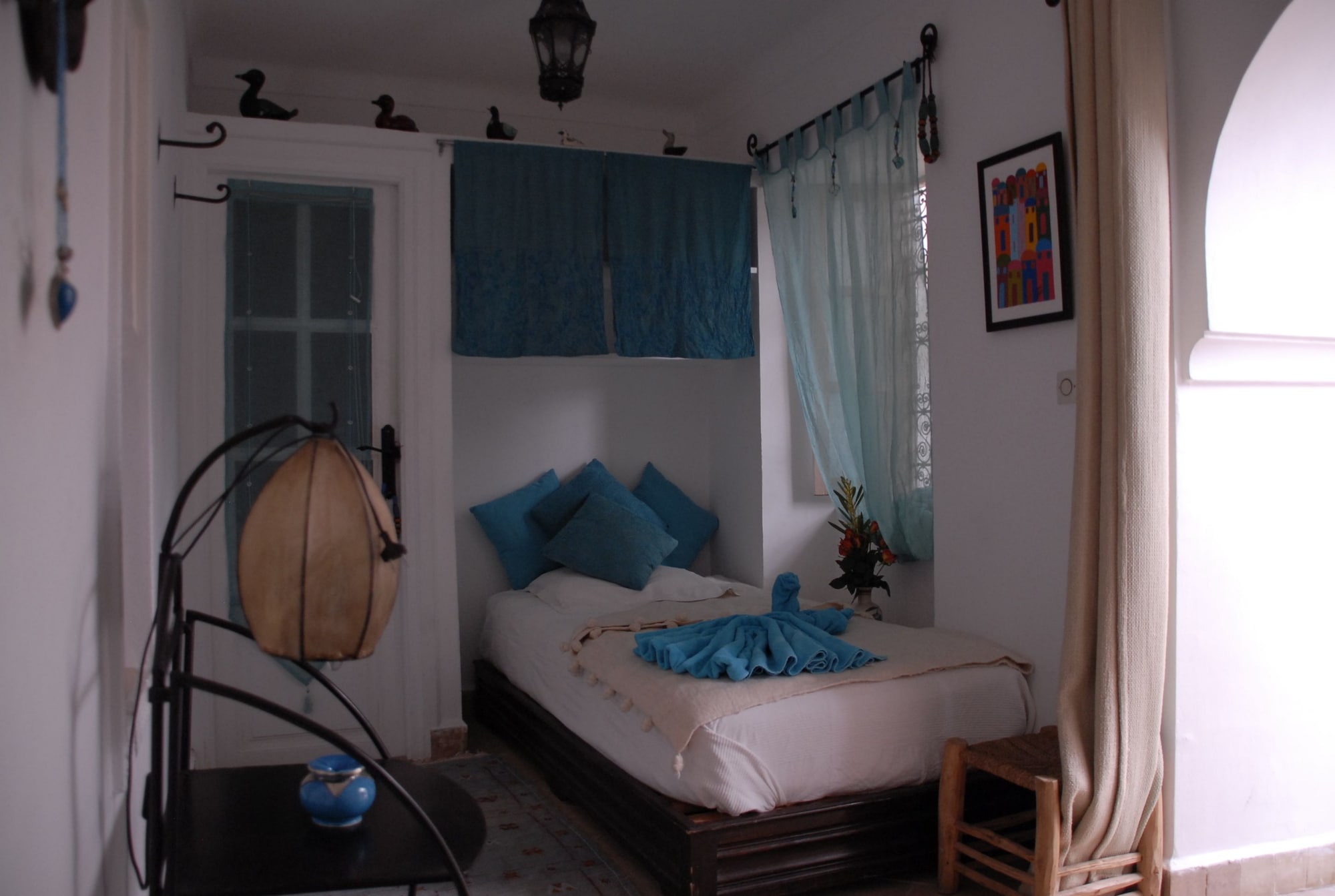 ROOM, TWIN BEDS