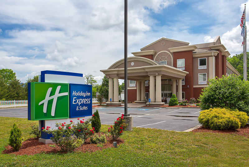 Holiday Inn Express Hotel & Suites Murphy 4/40