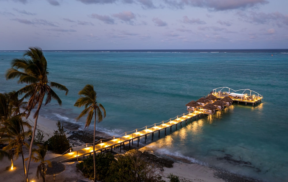 Blue Moon Resort 30/50