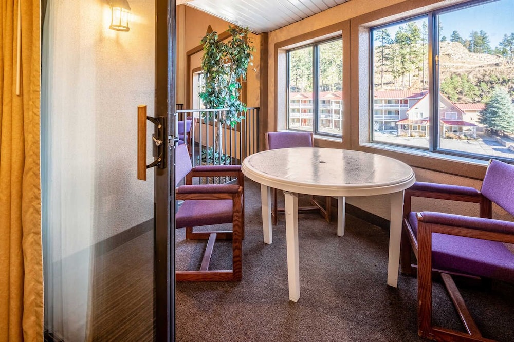 Quality Inn Keystone near Mount Rushmore 35/47