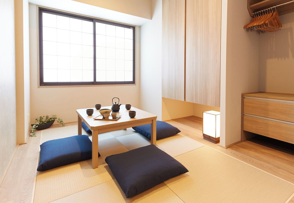 MONday Apart Premium Ueno 17/50