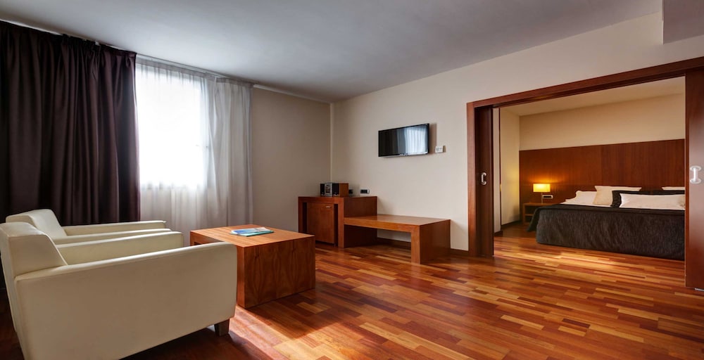 Acevi Villarroel Hotel 51/62