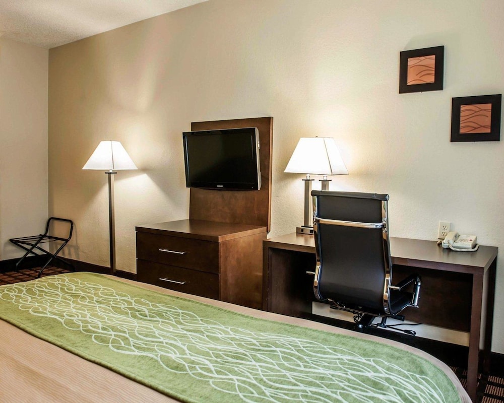 Baymont by Wyndham Richmond I-70 12/41