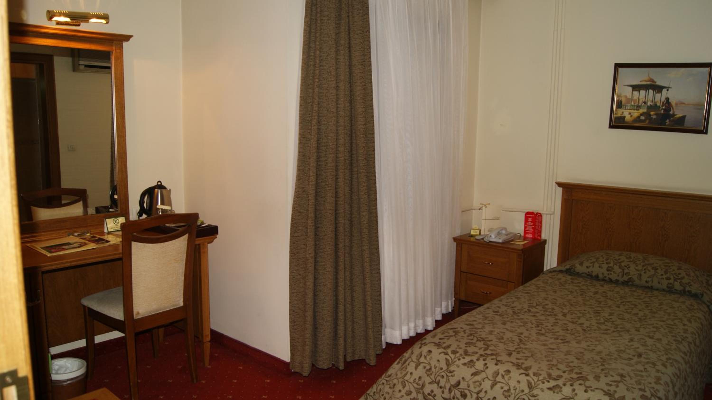 CENTRAL HOTEL 13/50