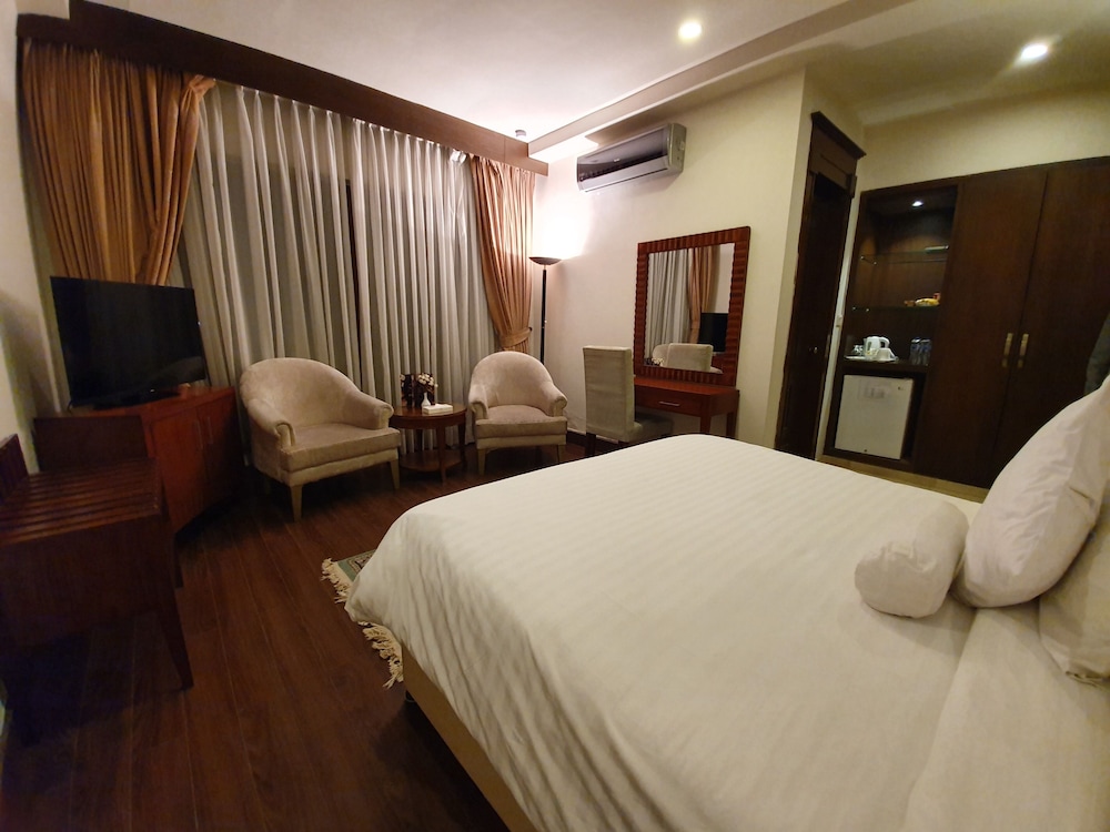 S Chalet Islamabad 26/60