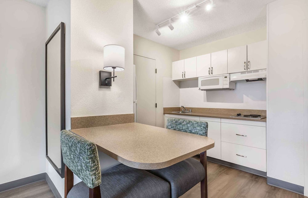 Extended Stay America Washington D C Alexandria Eisenhower Ave 27/40