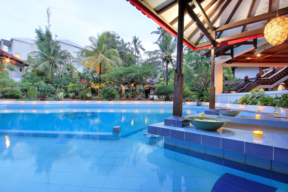 Puri Naga Beachfront Cottages 41/65