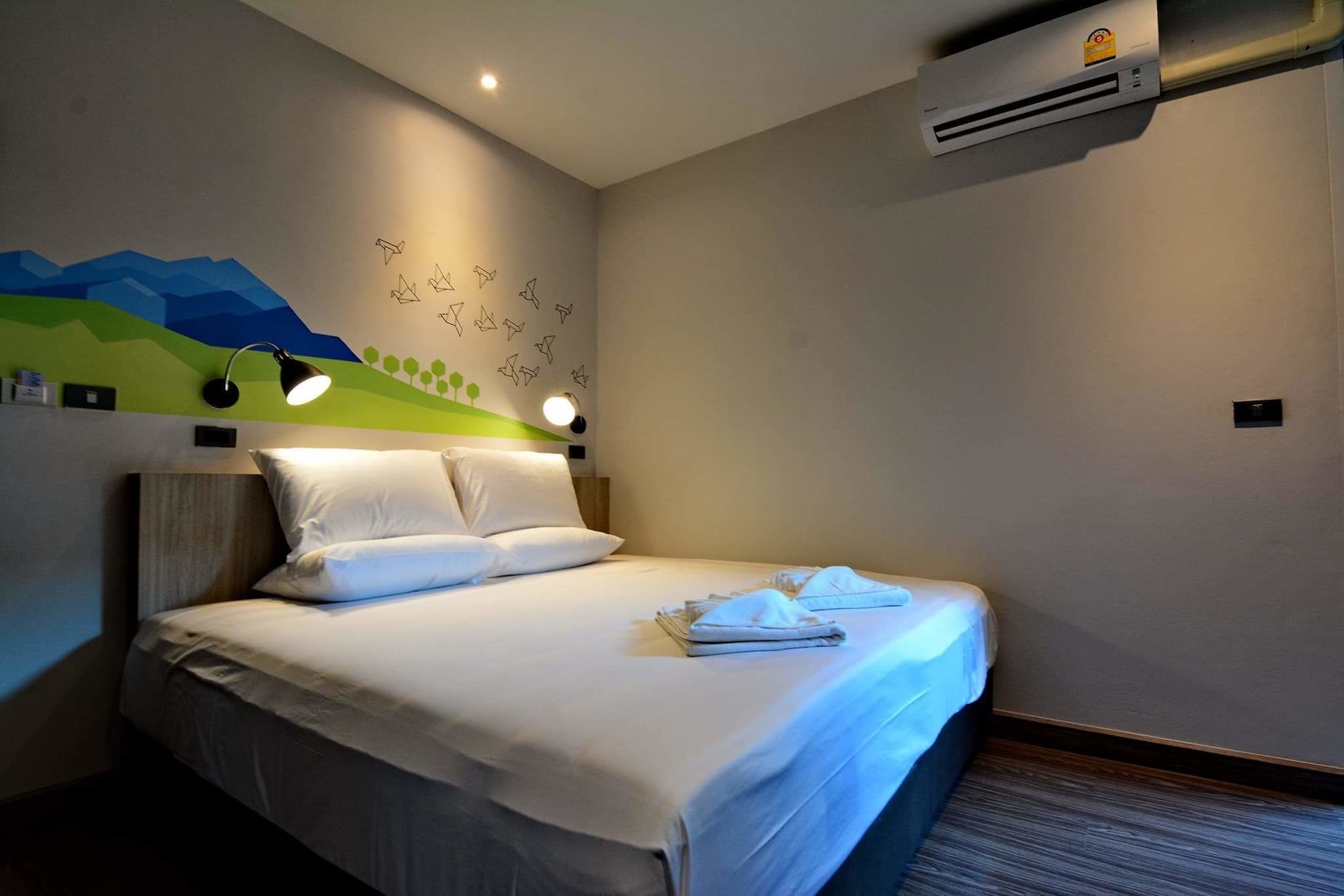 2 BEDROOMS, SUITE