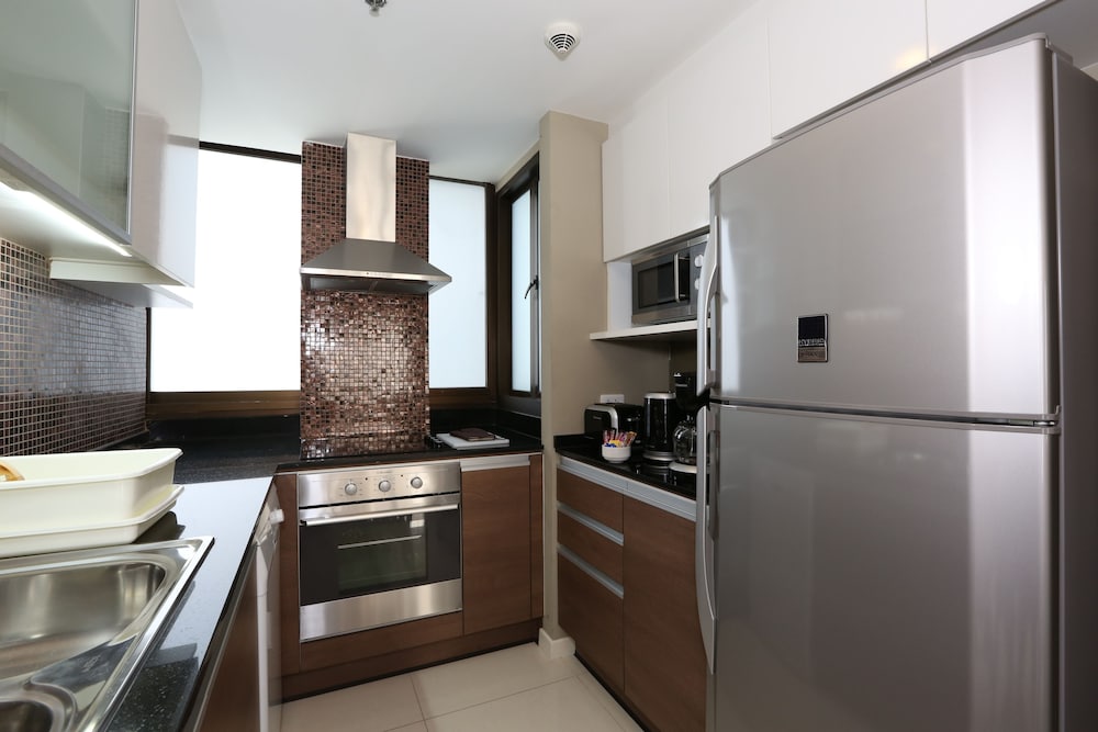 Bangna Pride Hotel & Residence 42/44