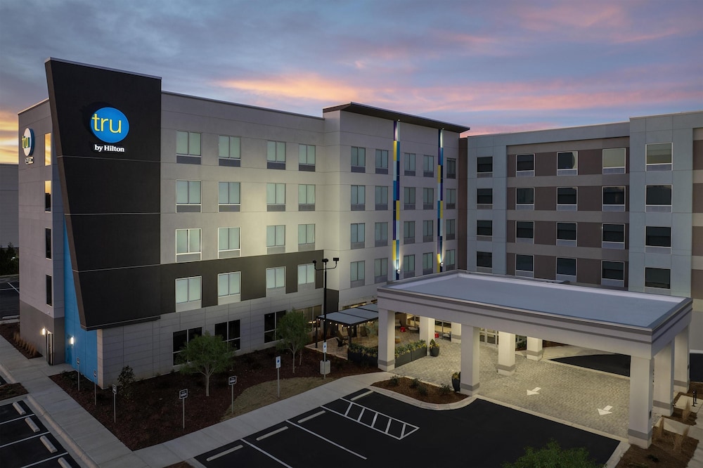 Tru by Hilton Concord Charlotte 7/31