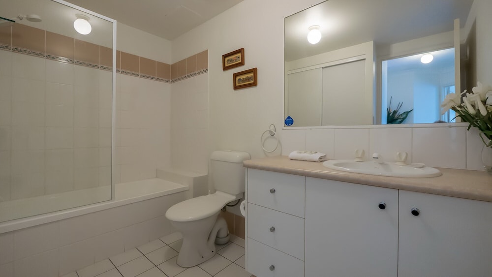 SANCTUARY LAKE APARTMENTS 55/58