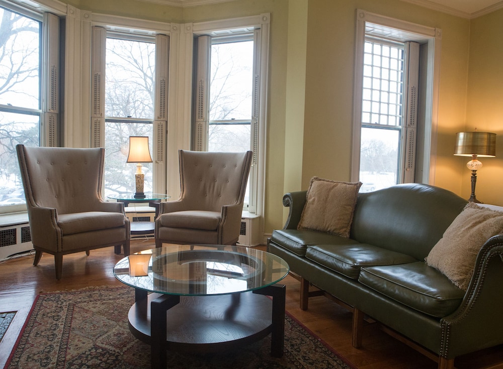 Morgan State House Inn 26/50