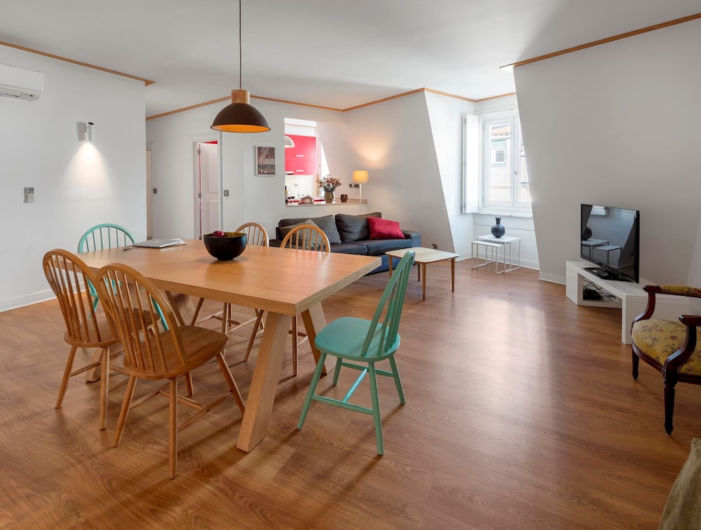 Palacio Camoes Lisbon Serviced Apartments 38/50