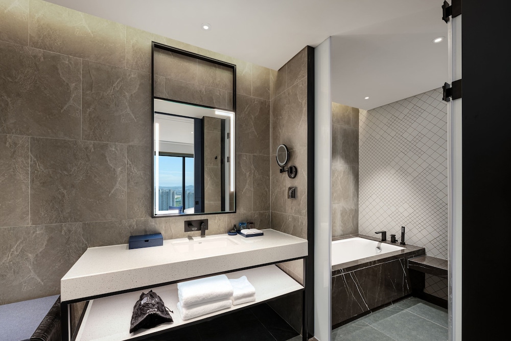 Aloft Yantai 35/38