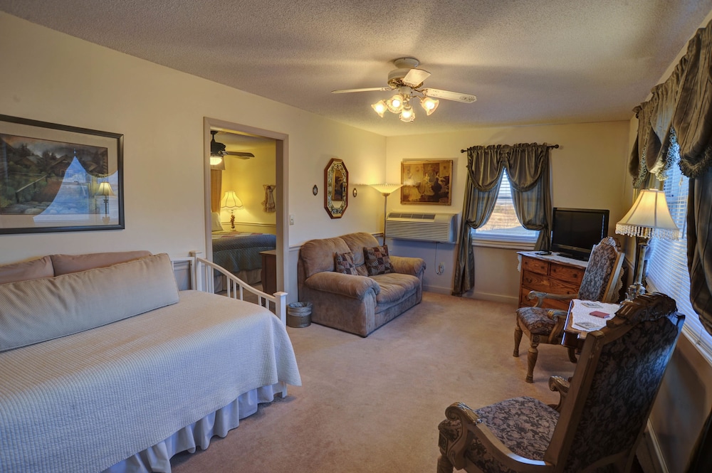 Blue Mountain Mist Country Inn 22/63