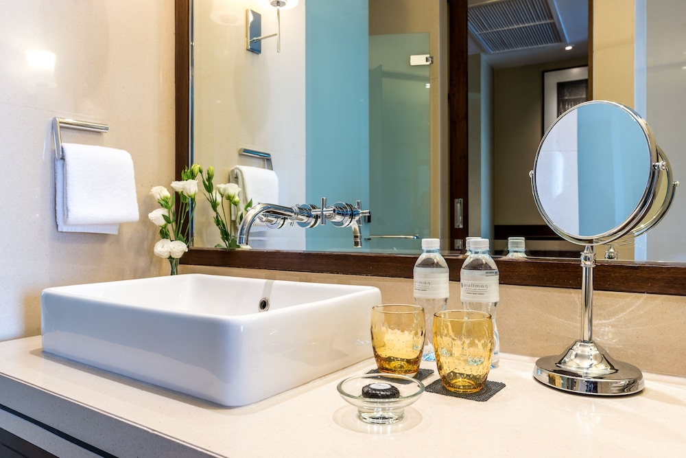 Hilton Bangkok Grande Asoke 18/59