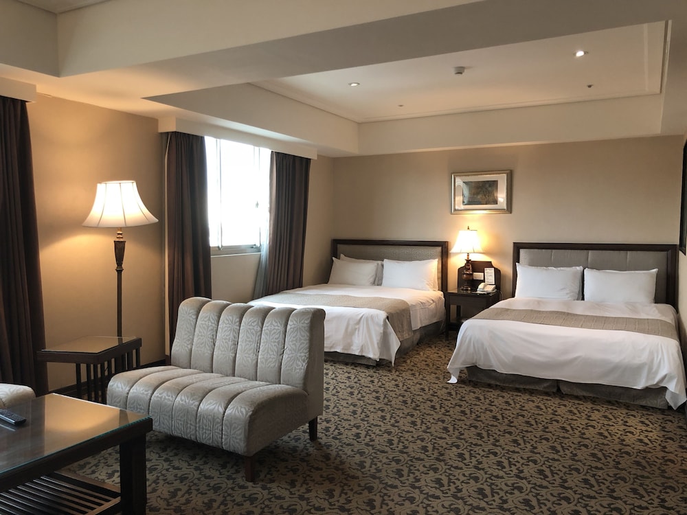 Hotel Regalees 9/43