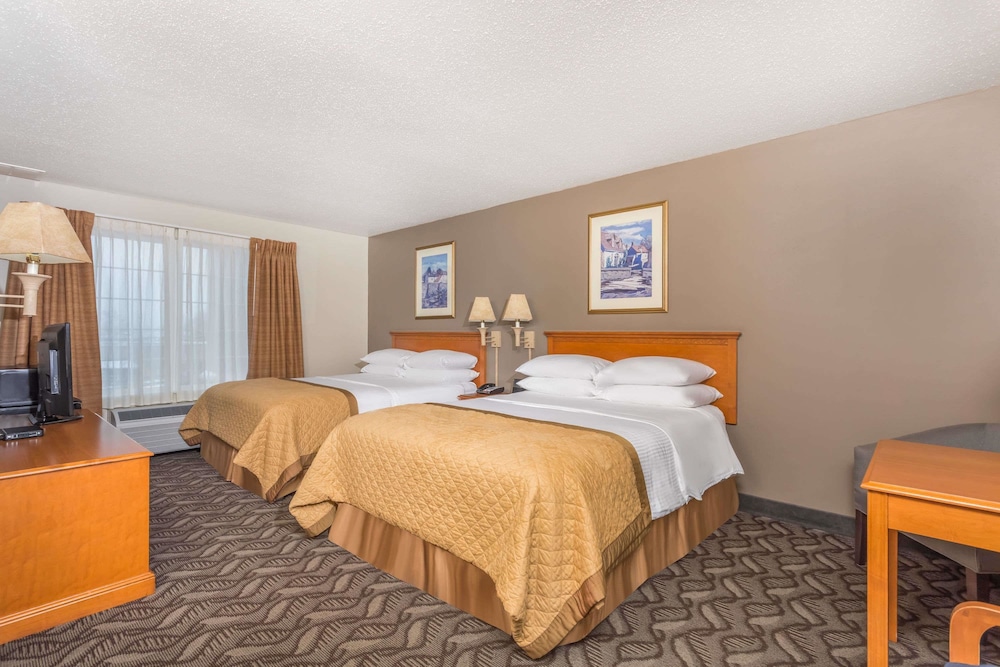 Wyndham Garden Madison Fitchburg 30/69