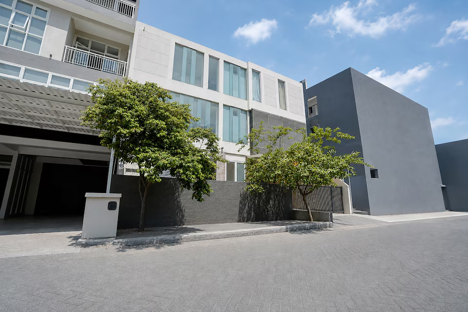 Hotel O near Ciputra Hospital formerly Veloura Living Citraland 8/11