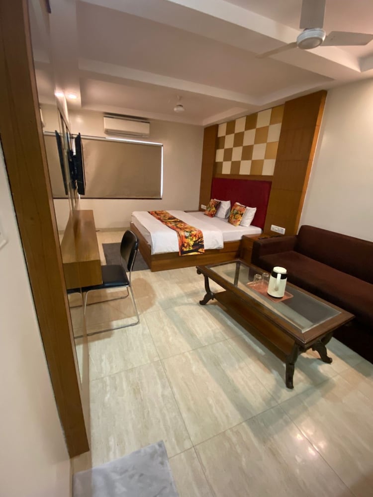 Hotel Avtar At New Delhi Railway Station 29/50