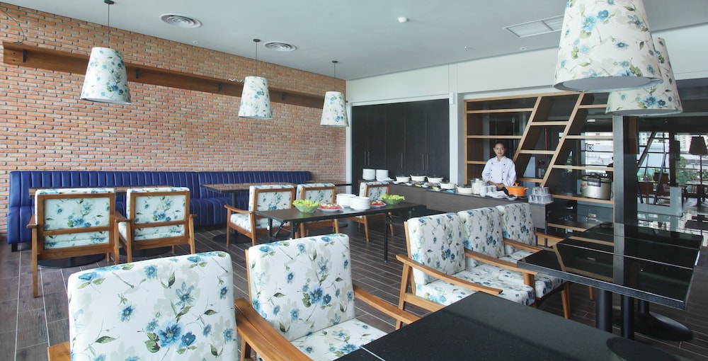 CABIN HOTEL 37/40