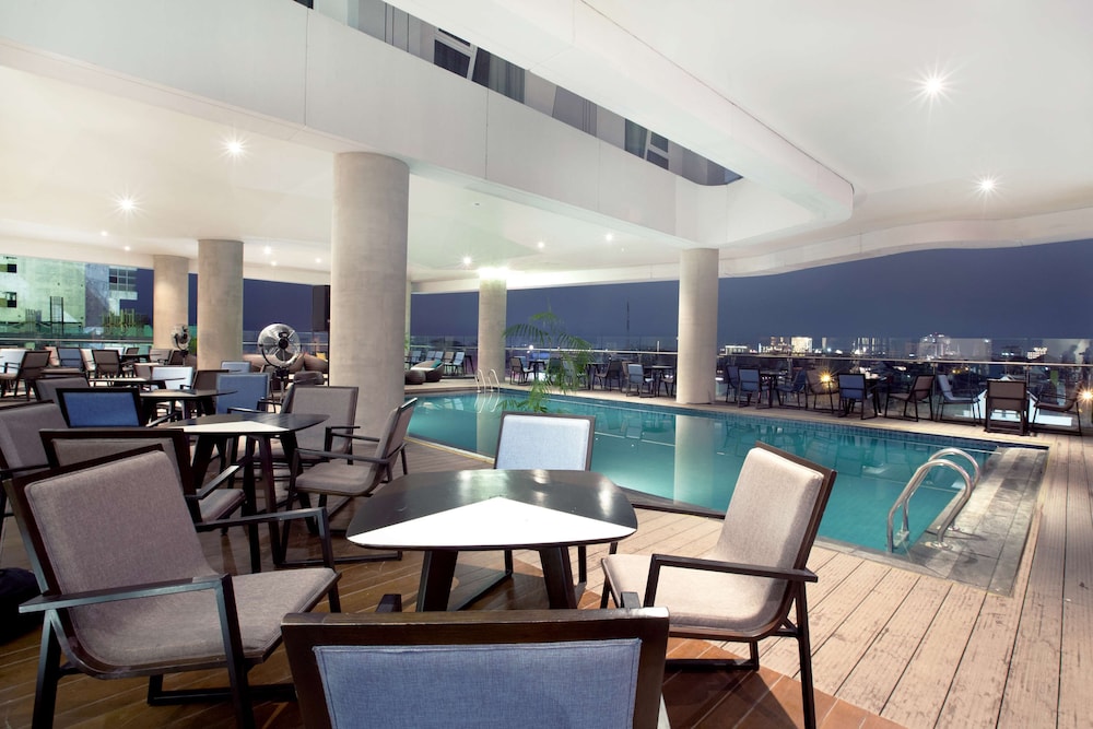 Golden Tulip Pontianak 49/64