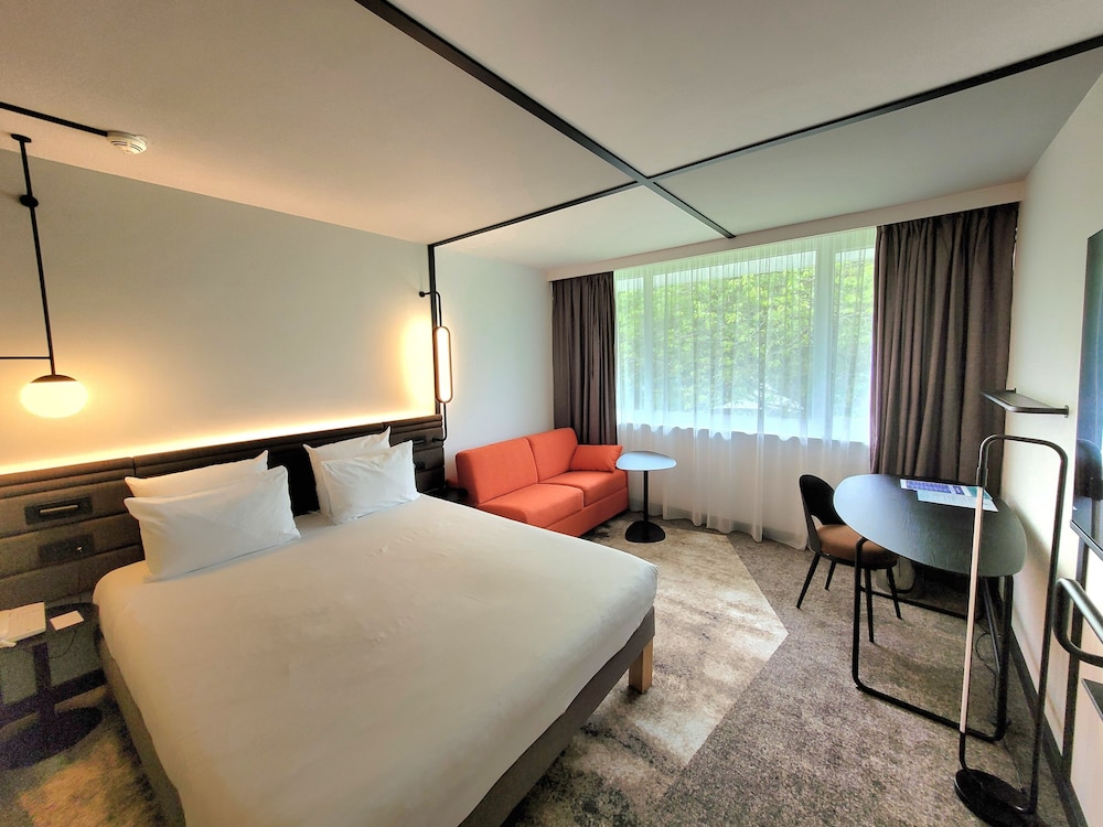 NOVOTEL LILLE AEROPORT 28/70