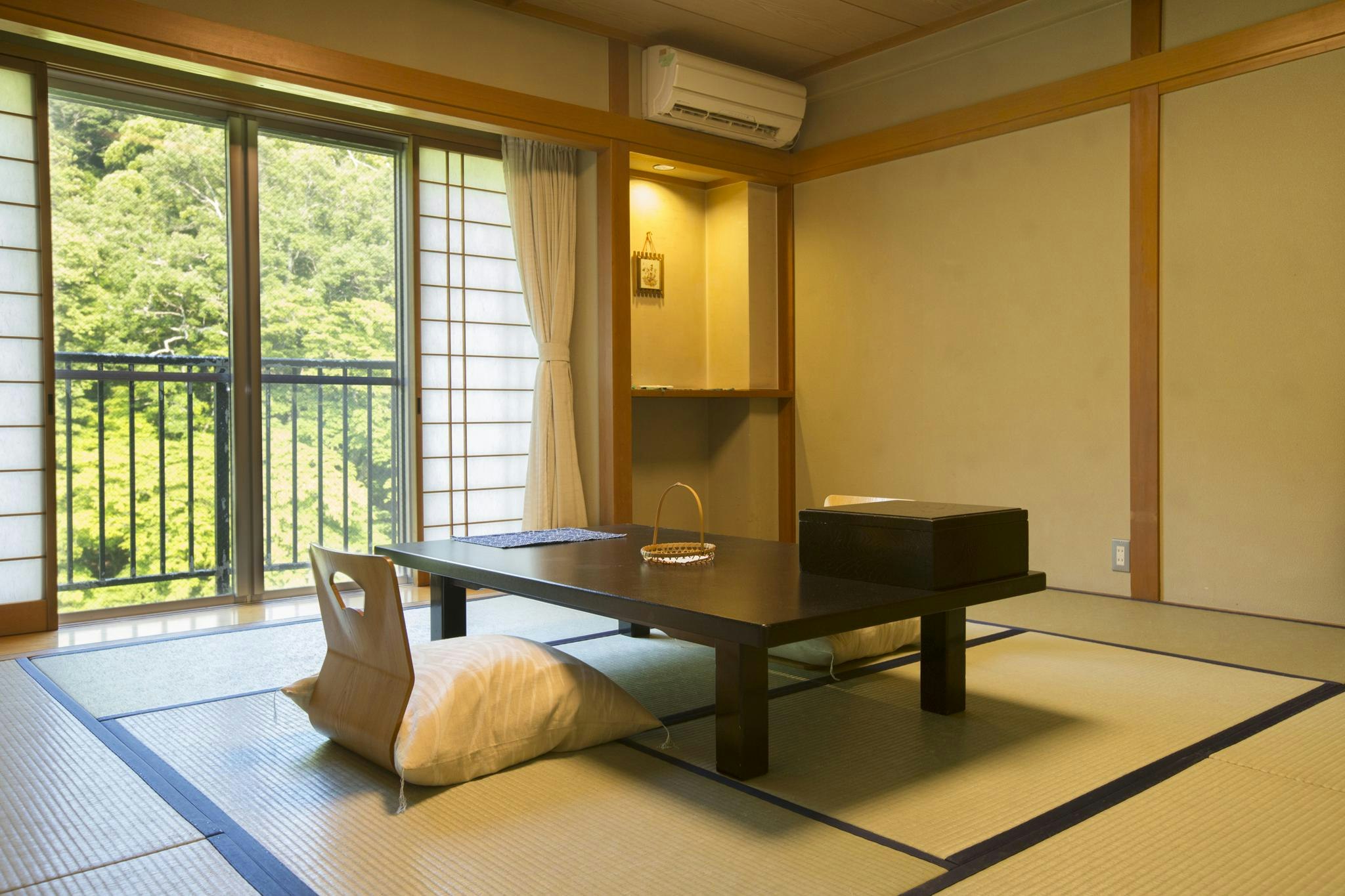 Japanese, Riverside, Tatami